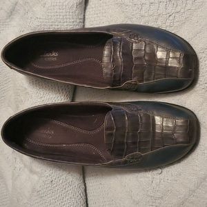 Dark navy Clarks